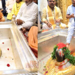 सीजेडसी' की बैठक से पूर्व सीएम योगी व धामी पहुंचे बाबा विश्वनाथ धाम, किया पंचामृत अभिषेक अंशुल मौर्य वाराणसी, 24 जून 2025: यूपी की शिवनगरी काशी में सेंट्रल जोनल काउंसिल की बैठक से पहले यूपी के सीएम योगी व उत्तराखंड के सीएम पुष्कर सिंह धामी ने बाबा विश्वनाथ के मंदिर में पंचामृत अभिषेक किया। दूध, दही, गंगाजल, शहद और शक्कर से विधि-विधान पूजन के बाद सीएम योगी संकट मोचन मंदिर भी पहुंचे, जहां हनुमान जी का आशीर्वाद लिया। वहीं सीएम धामी ने काल भैरव मंदिर पहुंचकर पूजन दर्शन किया। बता दें, यहां मध्य क्षेत्रीय परिषद (सेंट्रल जोनल काउंसिल) की बैठक मंगलवार को होनी है। इसी में भाग लेने सोमवार की शाम ही केंद्रीय गृहमंत्री अमित शाह वाराणसी पहुंचे, जहां CM योगी ने एयरपोर्ट पर उनका गर्मजोशी से स्वागत किया। दोनों नेता काल भैरव मंदिर दर्शन के लिए पहुंचे थे। इस दौरान एक पंडित ने अमित शाह की नजर उतारी, तो CM ने मुस्कुराते हुए इशारे से रोका यह पल सोशल मीडिया पर खूब चर्चा में रहा। आज अमित शाह मध्यप्रदेश, उत्तराखंड और छत्तीसगढ़ के मुख्यमंत्रियों के साथ काशी विश्वनाथ मंदिर में रुद्राभिषेक करेंगे। इसके बाद सभी नेता होटल ताज में 25वीं सेंट्रल जोनल काउंसिल की बैठक में शिरकत करेंगे। इस महामंथन में सड़क, बिजली, पानी, सुरक्षा, राज्य सीमाओं के विवाद, महिला सशक्तिकरण, घुसपैठ, रोहिंग्या और भारत-नेपाल सीमा से जुड़े मुद्दों पर गहन चर्चा होगी। वाराणसी एयरपोर्ट से होटल ताज तक सुरक्षा का अभेद्य कवच तैयार किया गया है। बीती रात सभी मुख्यमंत्रियों ने अमित शाह के साथ डिनर पर अनौपचारिक चर्चा भी की। मंगलवार की सुबह सीएम योगी आदित्यनाथ व सीएम पुष्कर सिंह धामी ने बाबा के धाम पहुंचकर पंचामृत अभिषेक किया।