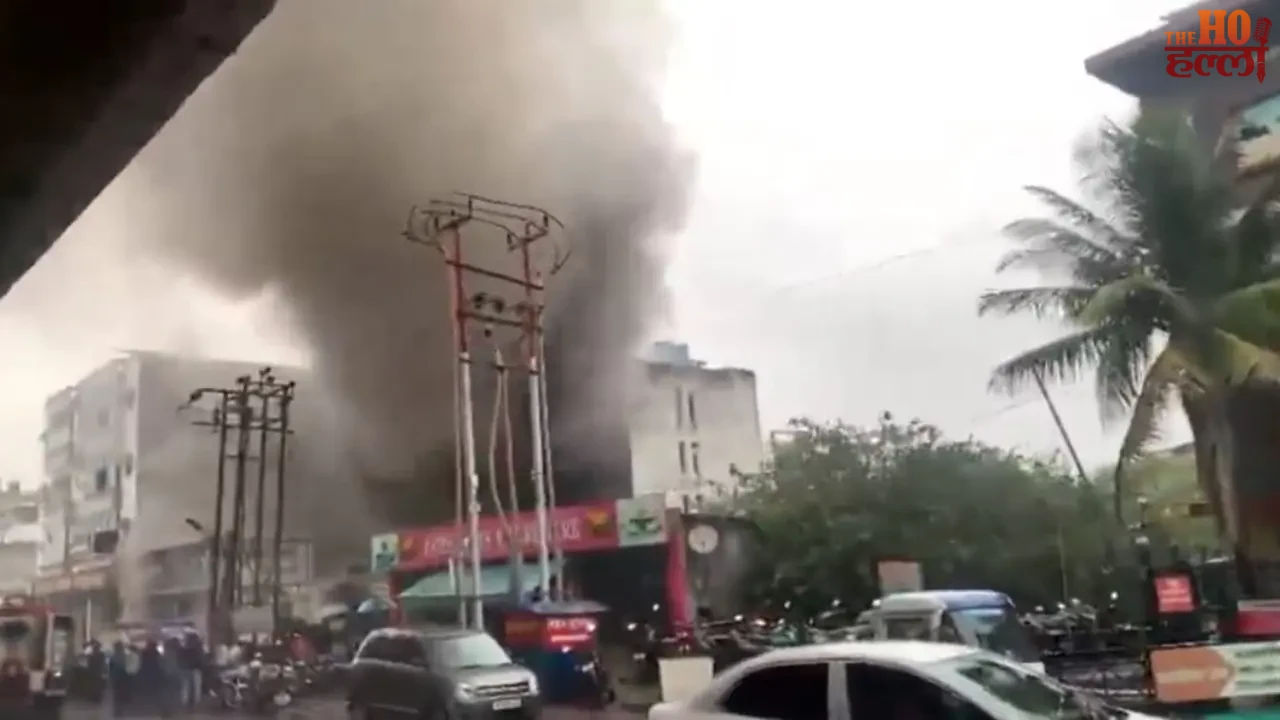 Fire at Maruti Service Center in Lucknow