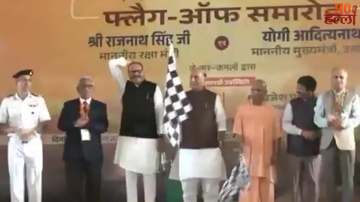 Rajnath-&-CM-Yogi-Flag