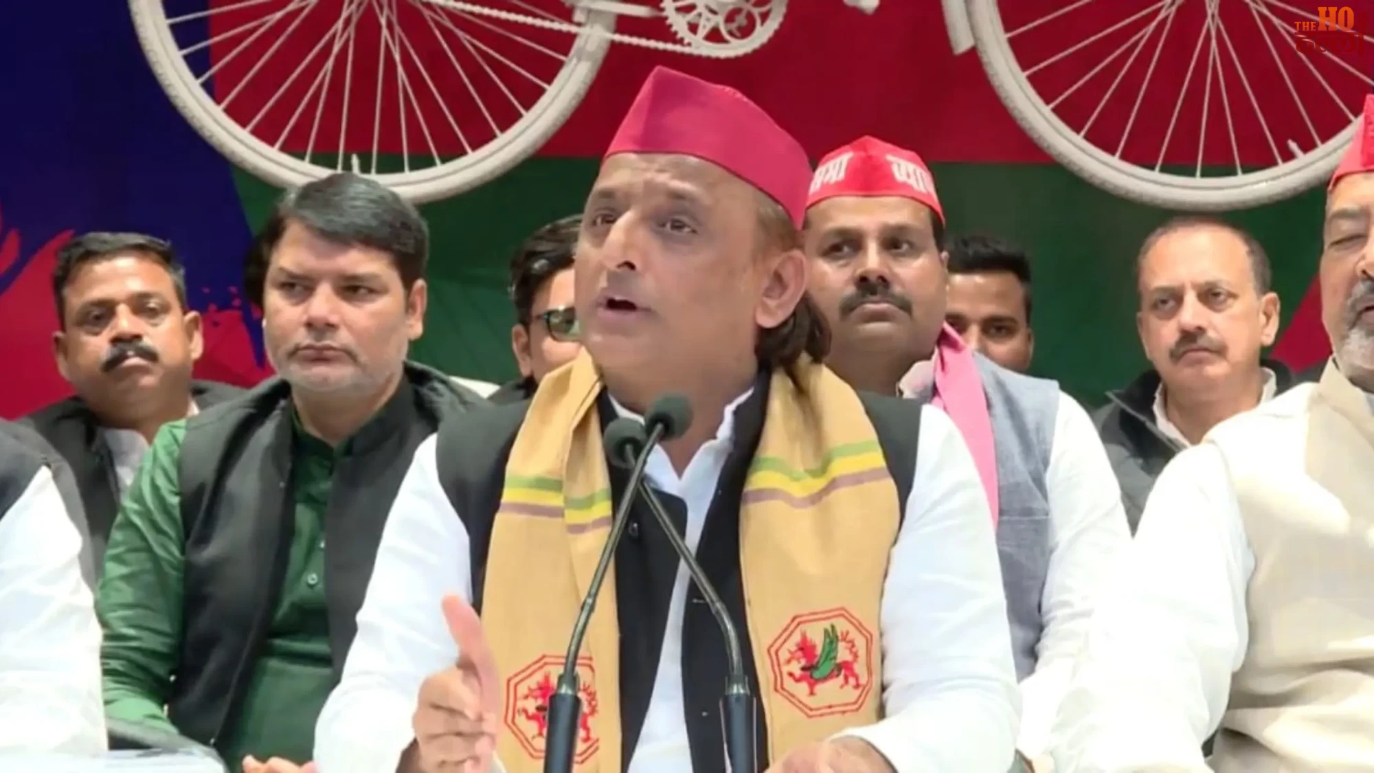 Akhilesh Yadav Slams Government for Targeting Traders