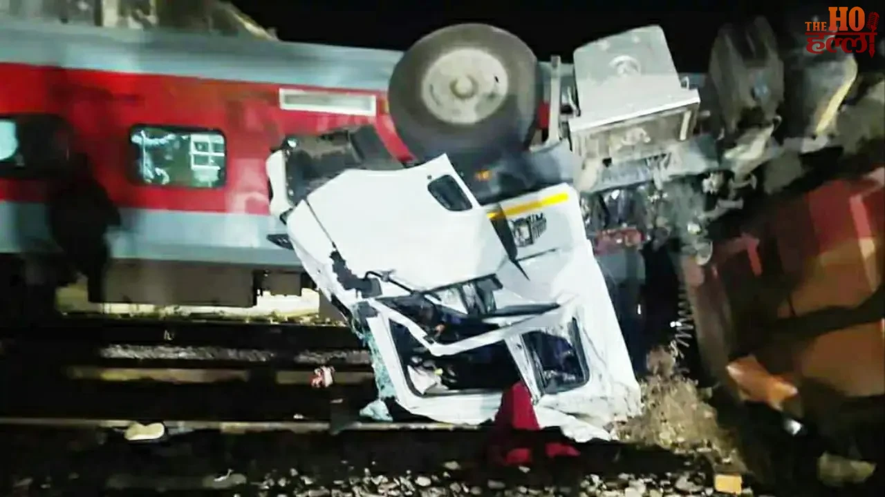 Dumper Falls on Track in Barabanki Poorv Rath Saved