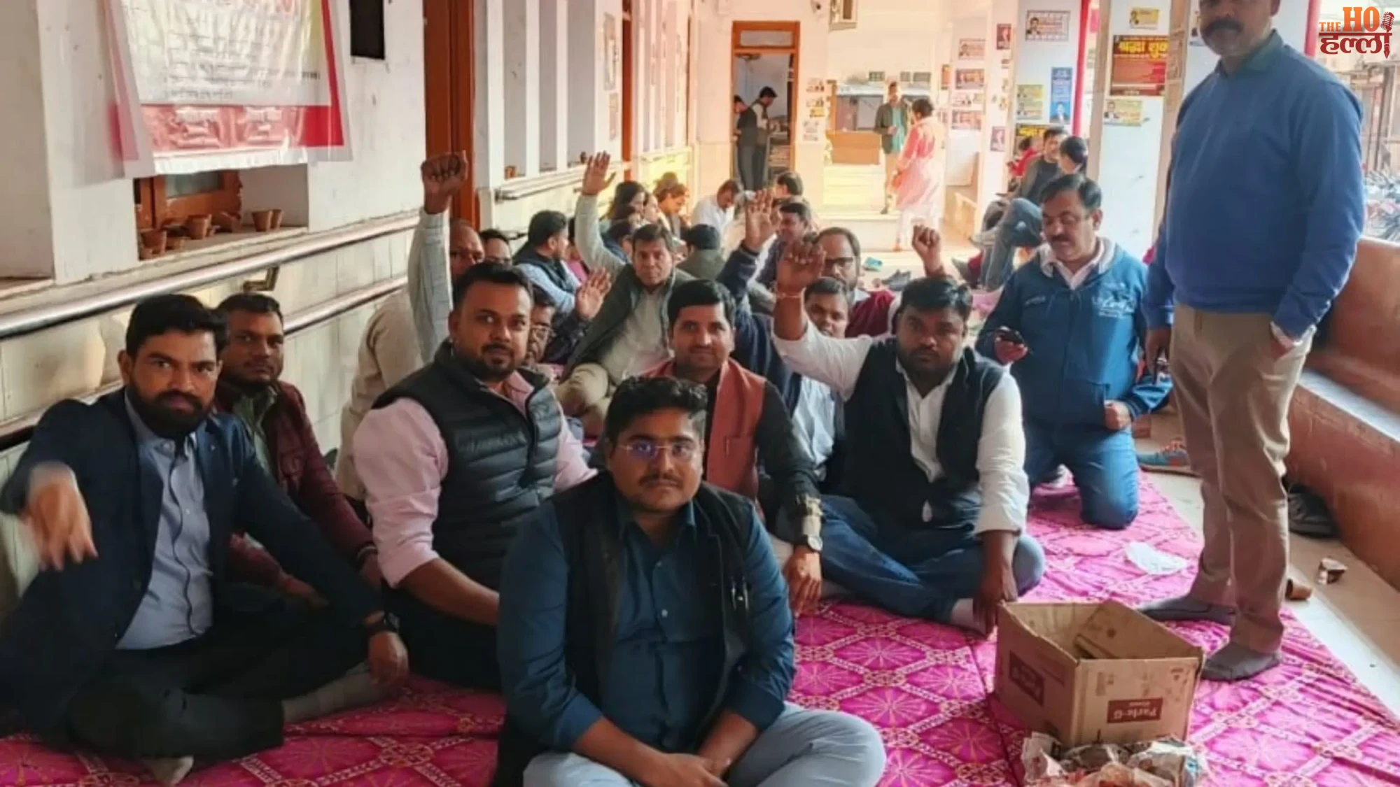 Fatehpur Lekhpals Protest in Tehsil After Colleague’s Suspicious Death