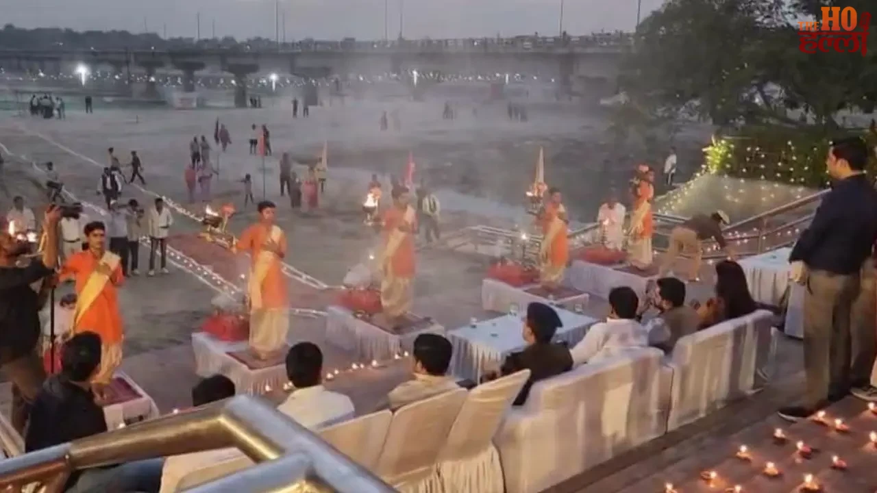 Ganga Utsav Lights Up Anand Ghat