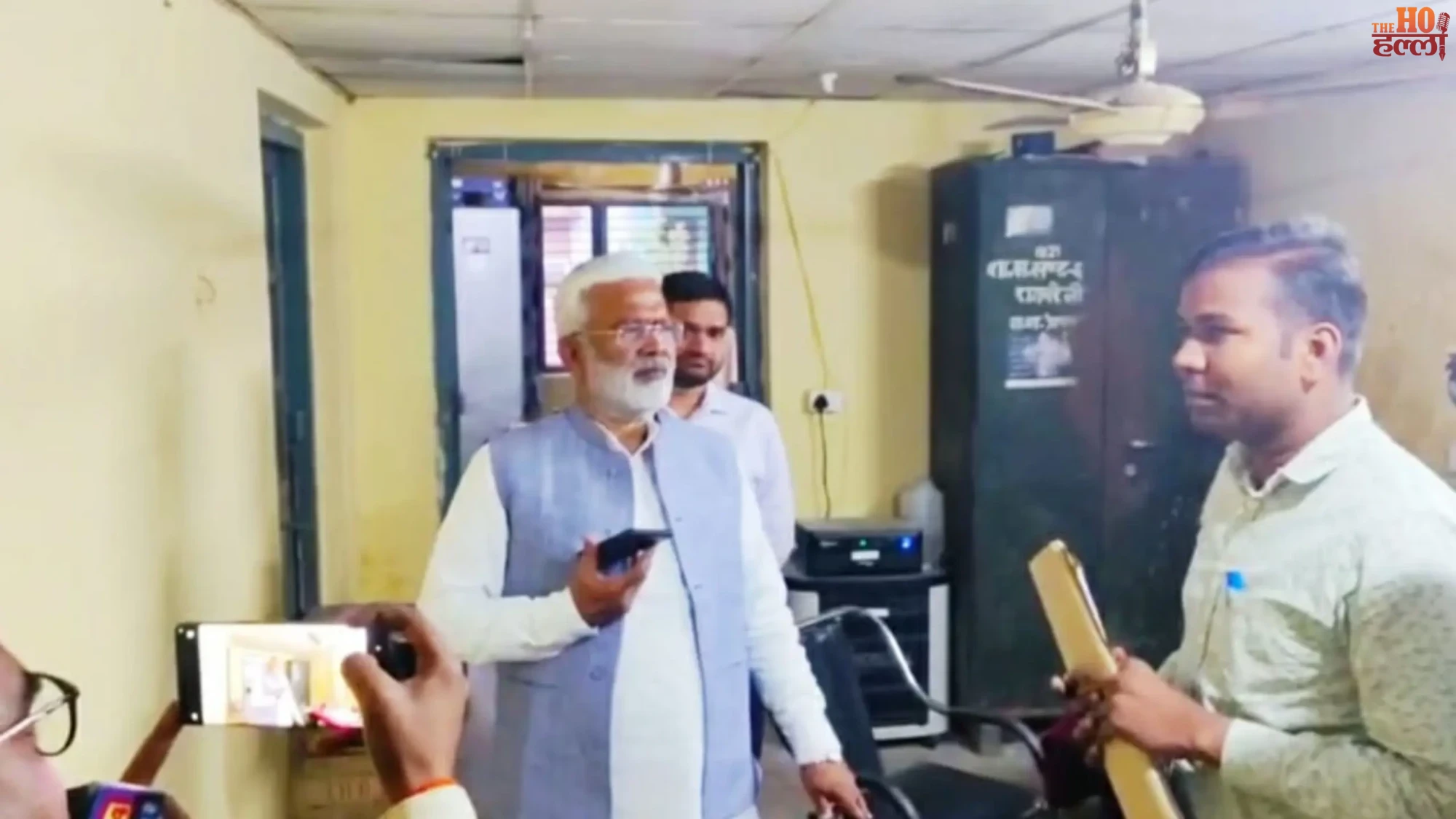 jal-shakti-minister-office-chaos-lucknow