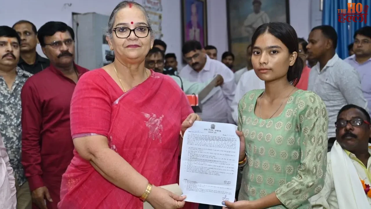 Lucknow Nagar Nigam Honours Retired Employees