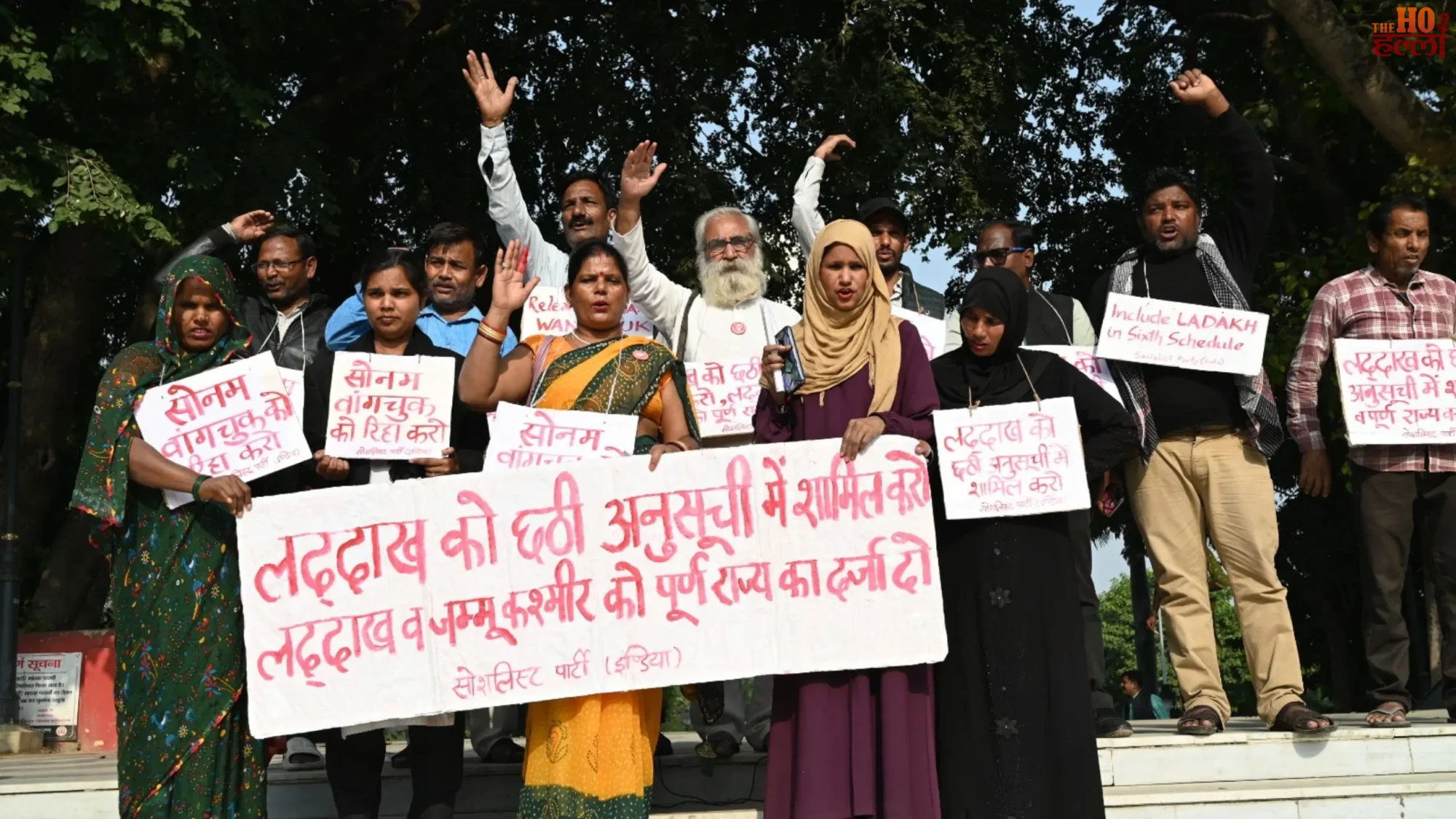 Protest in Lucknow Demands Statehood for Ladakh & Sonam Wangchuk’s Release