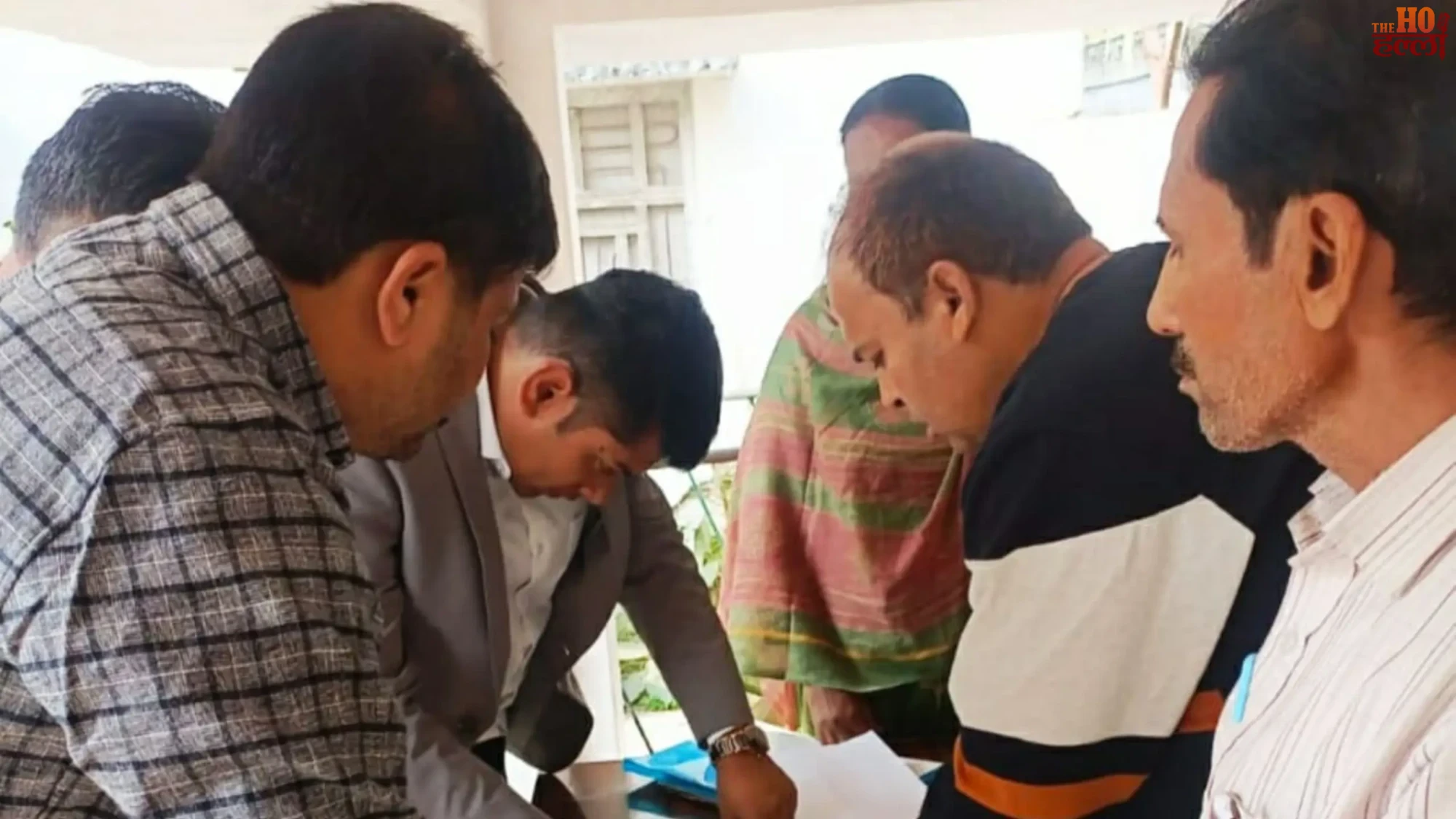 Slow Progress of SIR in Mohanlalganj Very Low Form Uploading at Several Booths