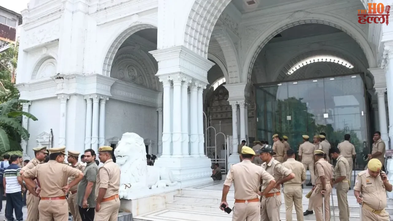 Subrata Roy Family Leaves Sahara City