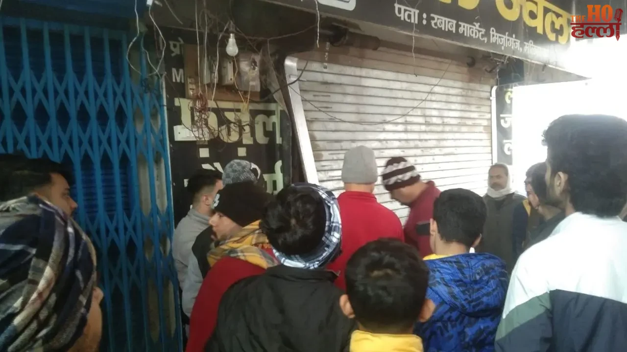 Jewellery Shop Looted Near Police Outpost