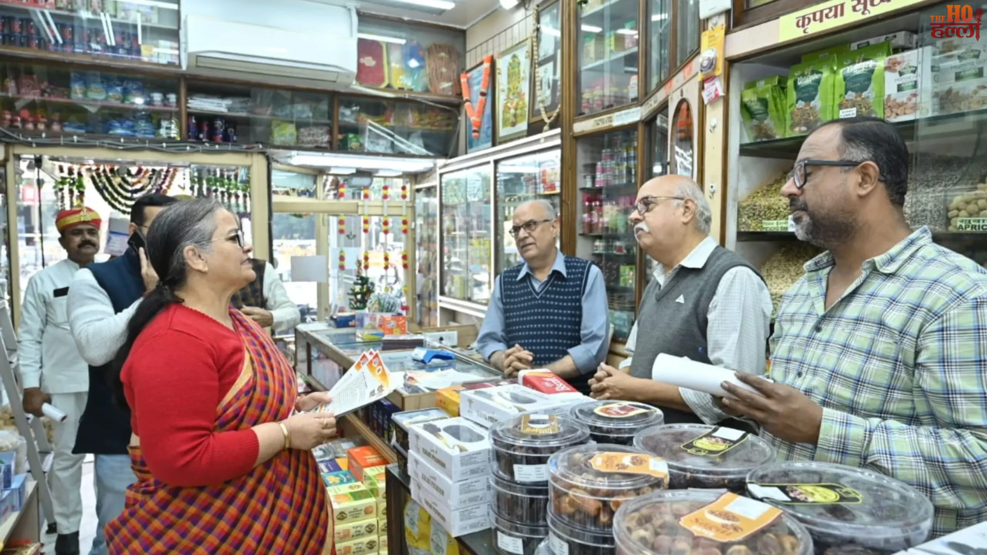 Lucknow Mayor Shares CM’s Message