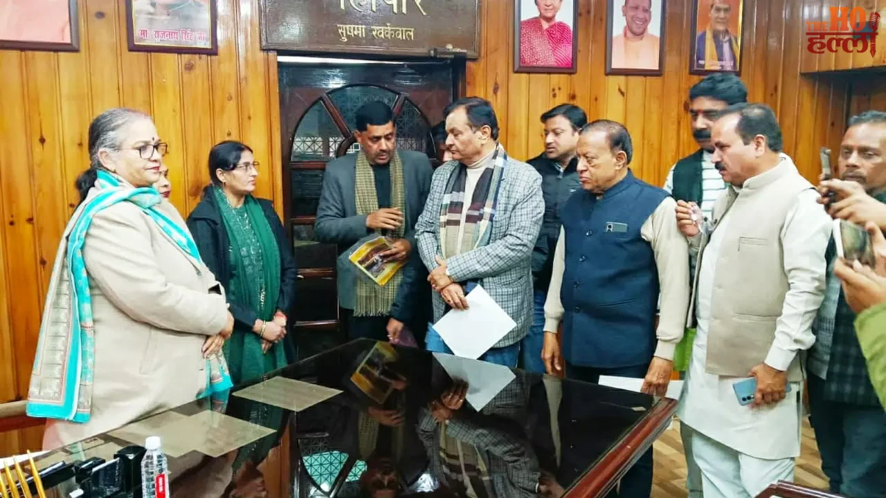 Traders Protest License Fee Proposal Warn of Dharna