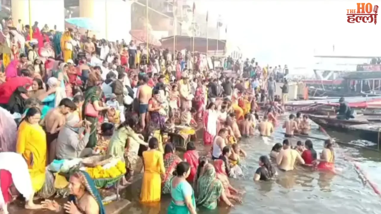On Mauni Amavasya Devotees Dipped in Sacred Ganges