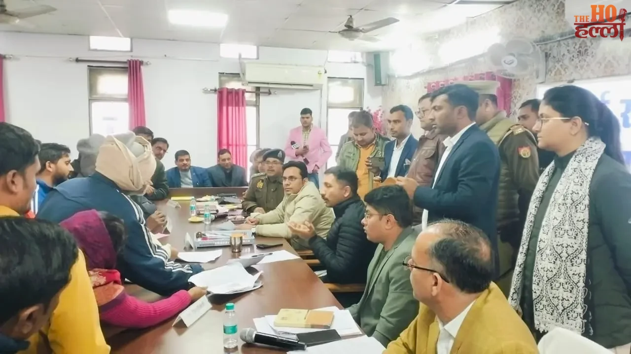 Uproar at Mohanlalganj's Resolution Day Builder Harassment