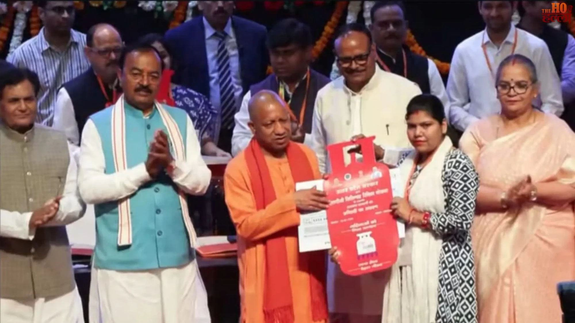 Holi Gift CM Yogi Transfers ₹1,500 Cr for Ujjwala