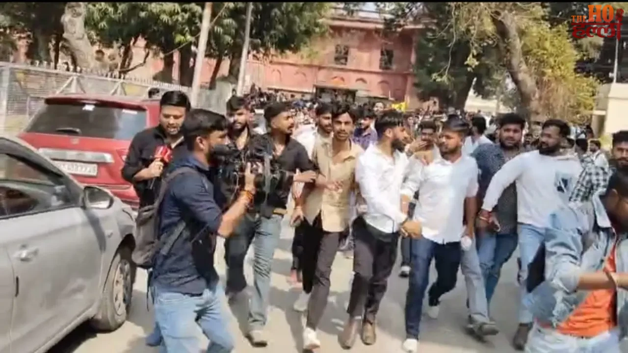 Lal Baradari Becomes a Political Battleground Daily