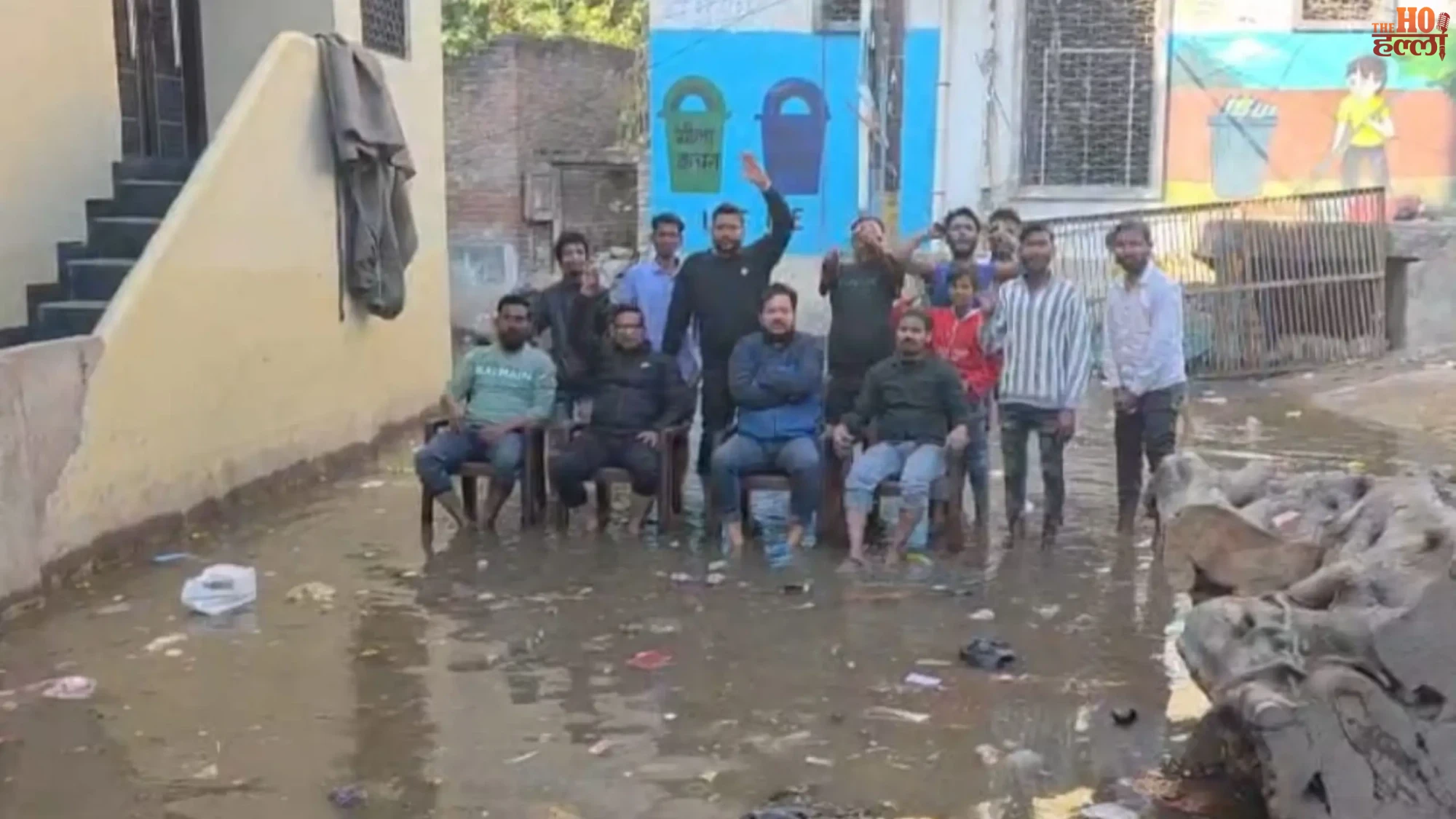 Lucknow News BJP Councilor Protests in Drain
