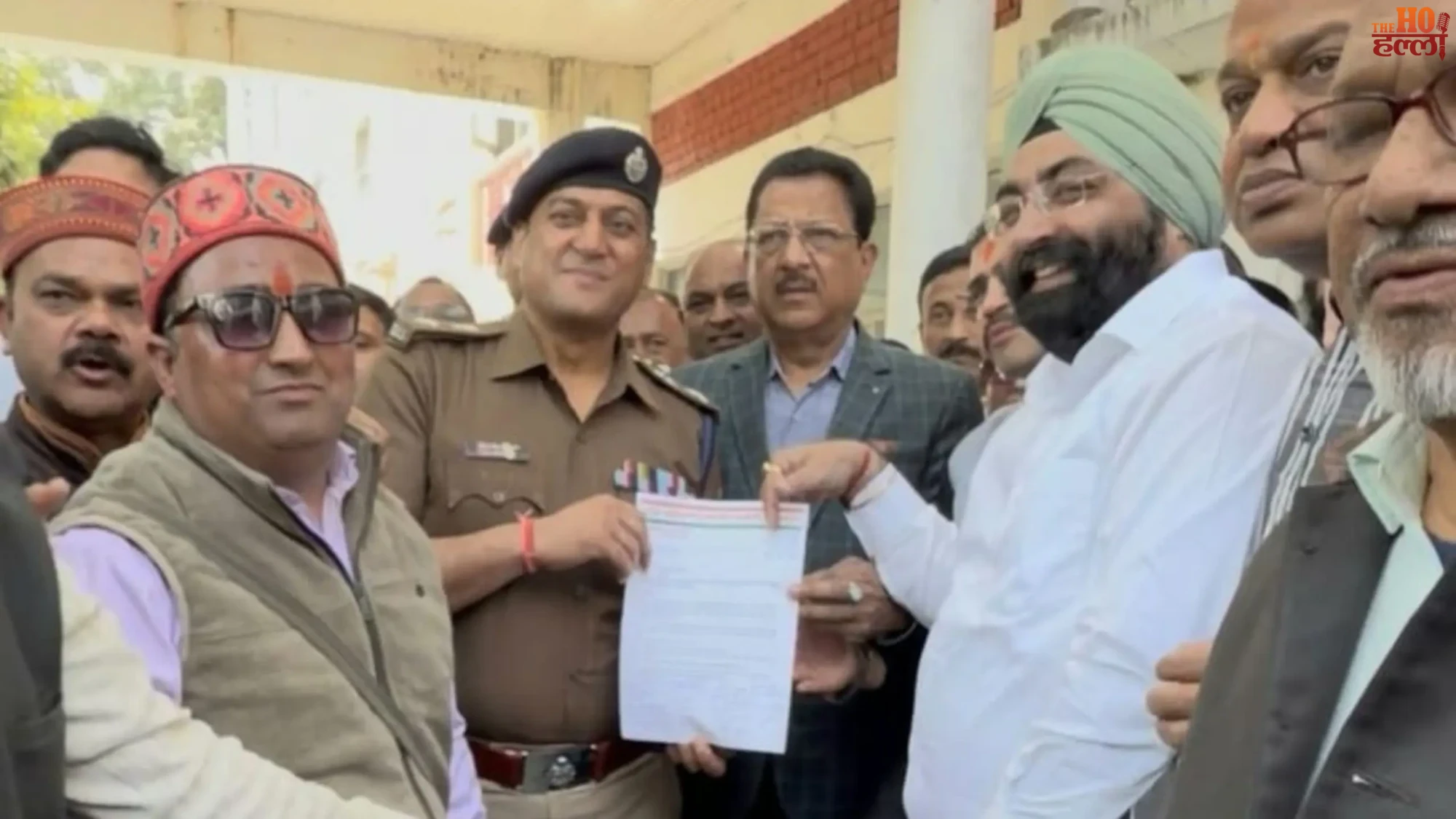 Sanitation Workers End Strike but Protest Continues