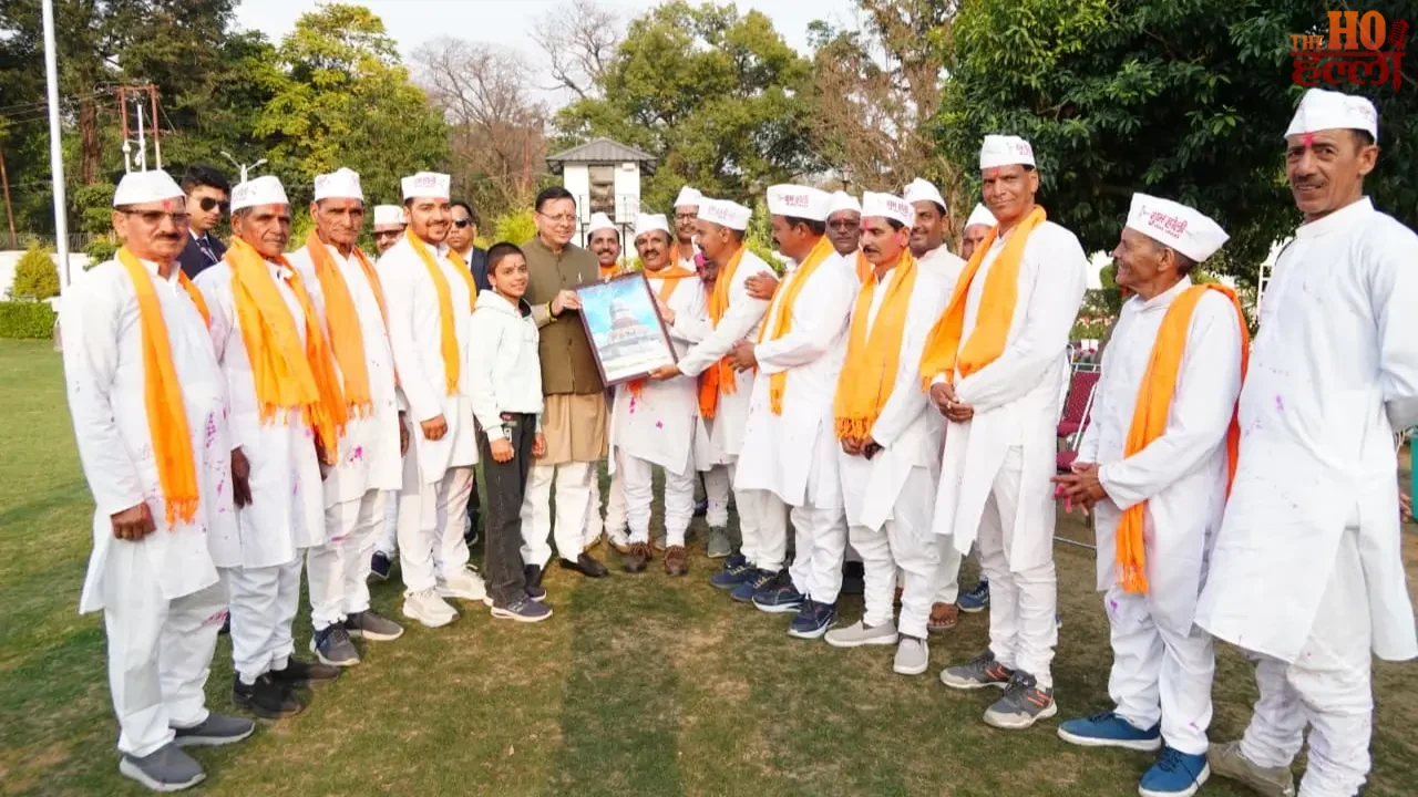 The Sweet Echo of Standing and Sitting Holi Celebrations