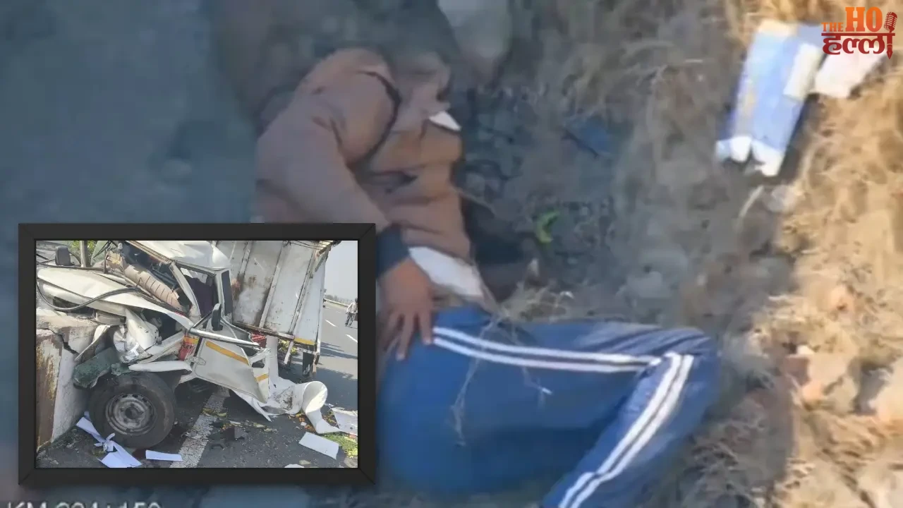 A Pickup Collided with a Divider on the Expressway