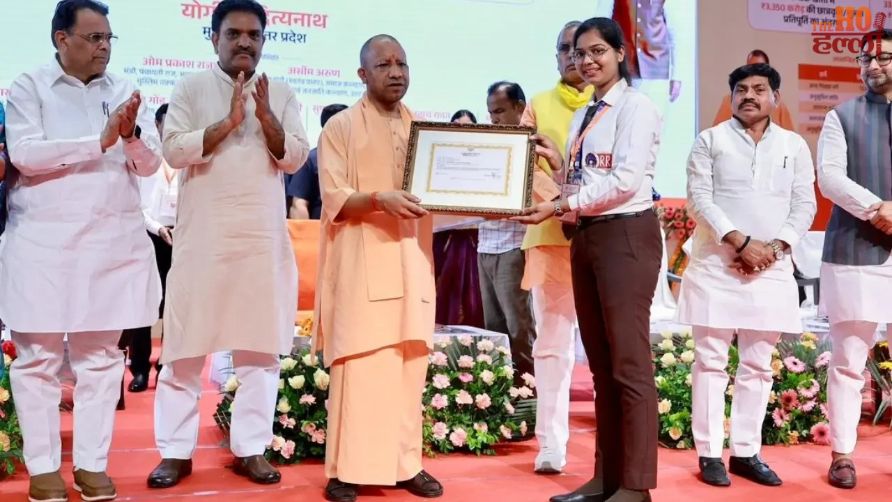 CM Yogi Adityanath has filled the accounts of 28 lakh students