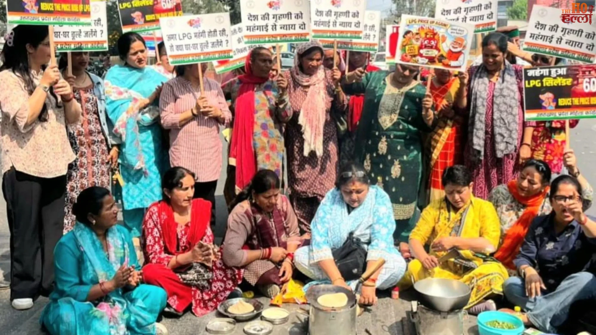 Congress Gas Price Protest Workers Cook Roti in Dehradun