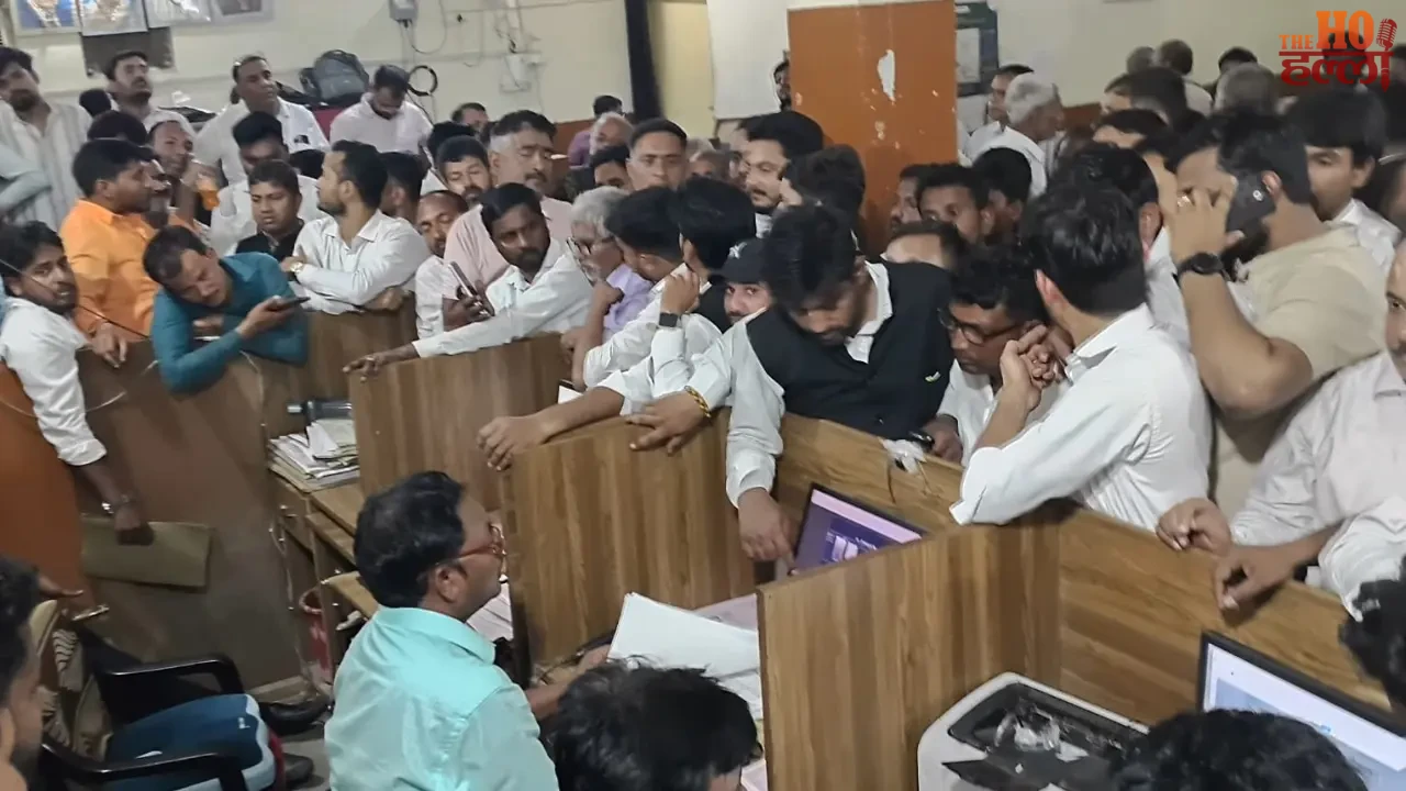 Land registry 'mahamela' during Navratri, midnight uproar in Mohanlalganj tehsil when server went down