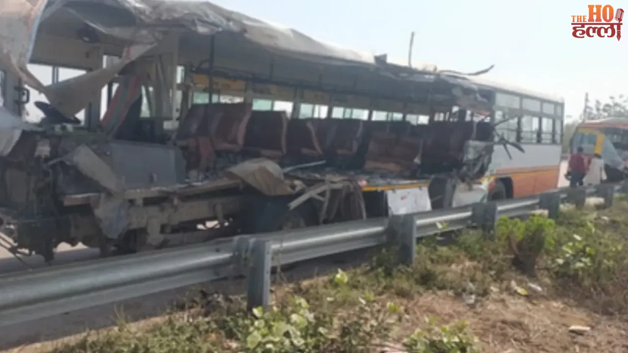 Lucknow-Agra Expressway Two Roadways Buses Accident