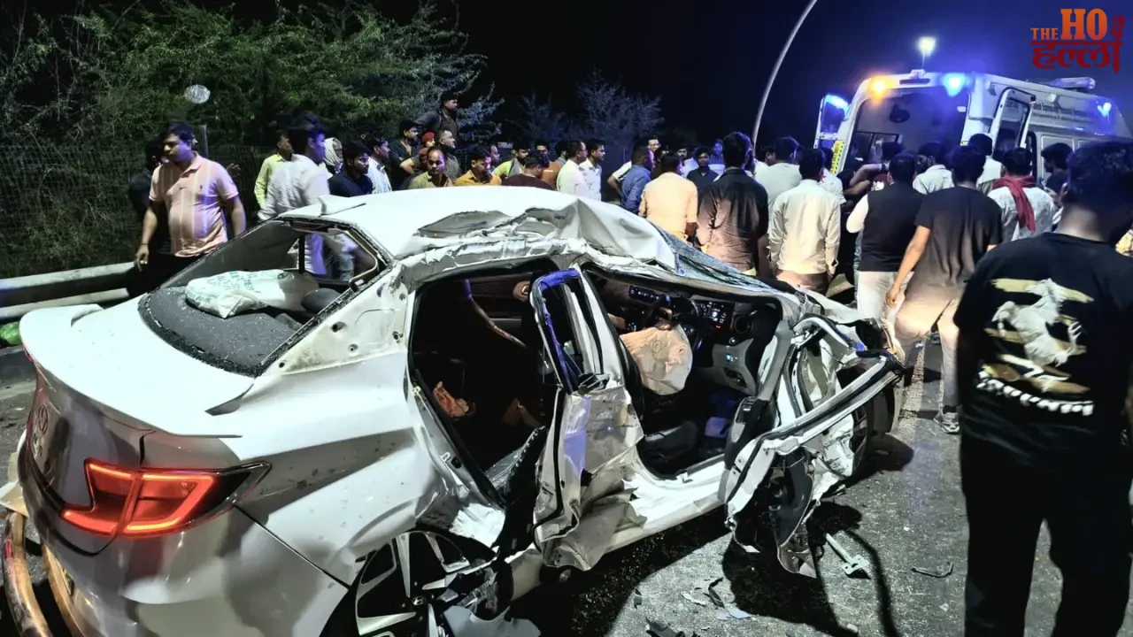 Lucknow Couple Killed Three Injured in Agra Expressway
