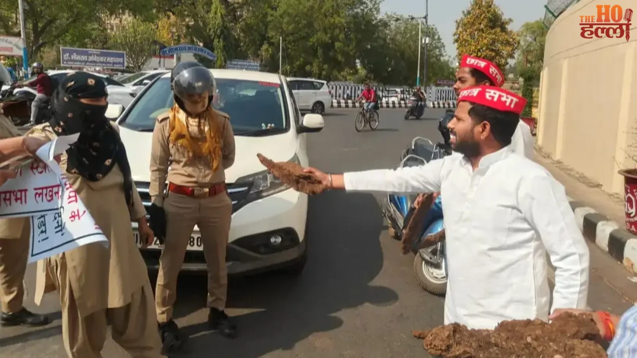 SP Chhatra Sabha Staged a Unique Protest in Lucknow