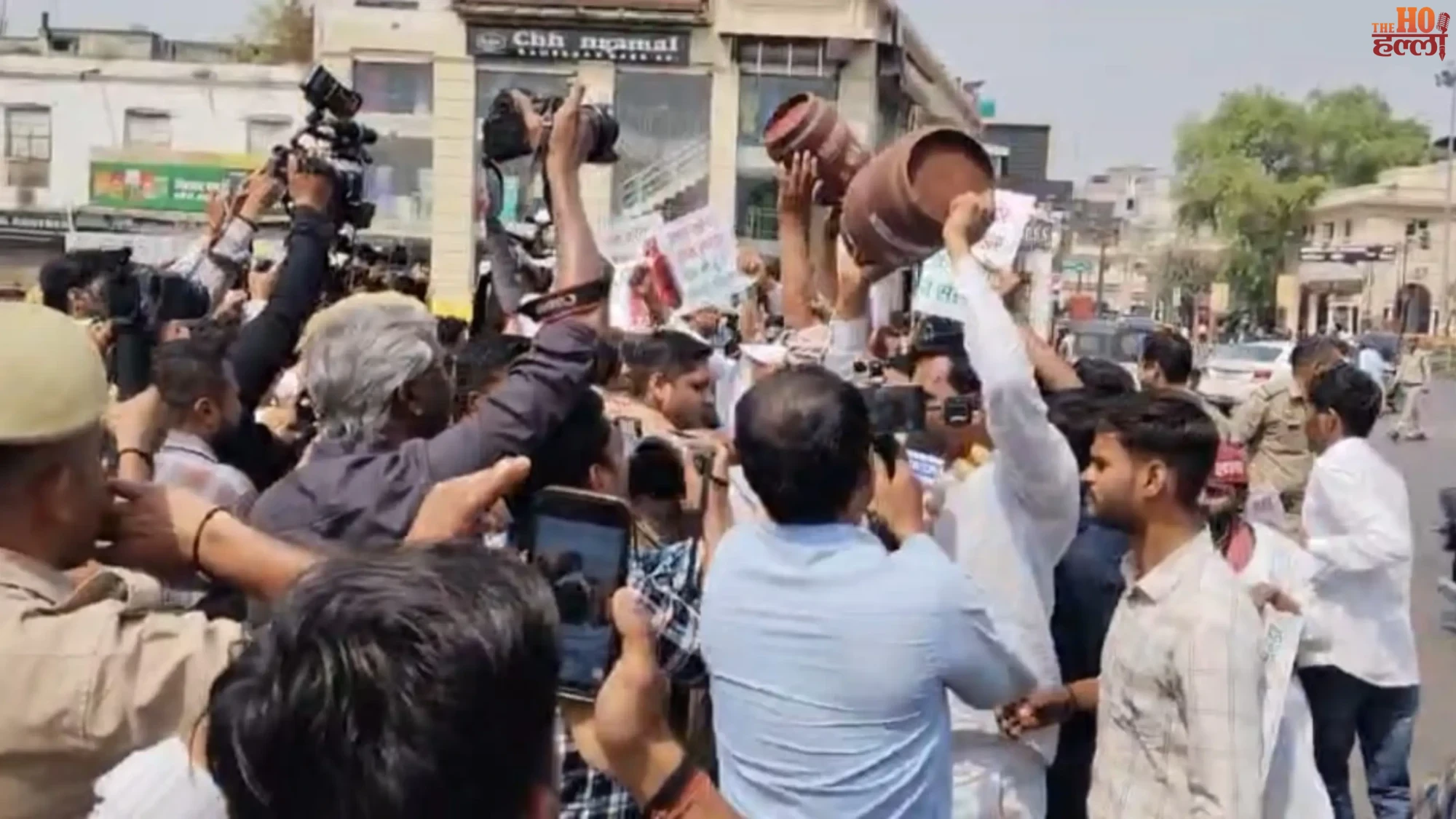 SP workers took to the streets with cooking gas protests