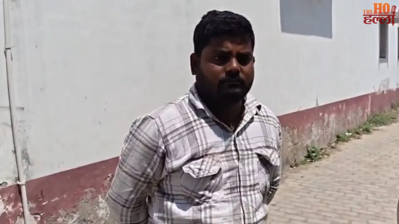 A Beer Party Was Being Held on a Boat in the Ganga