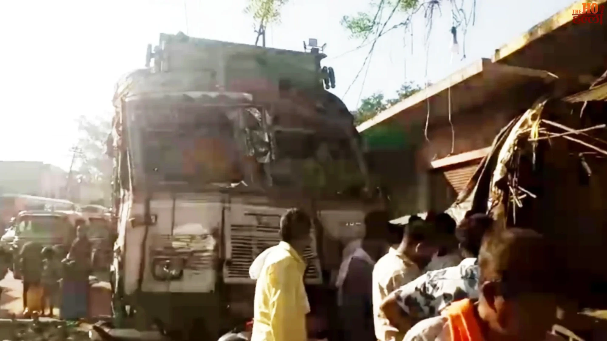 Bilgram Road Accident Shocking Truck Collision Details