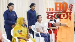 CM Yogi Helps Deepti from Bareilly at Janta Darshan (1)