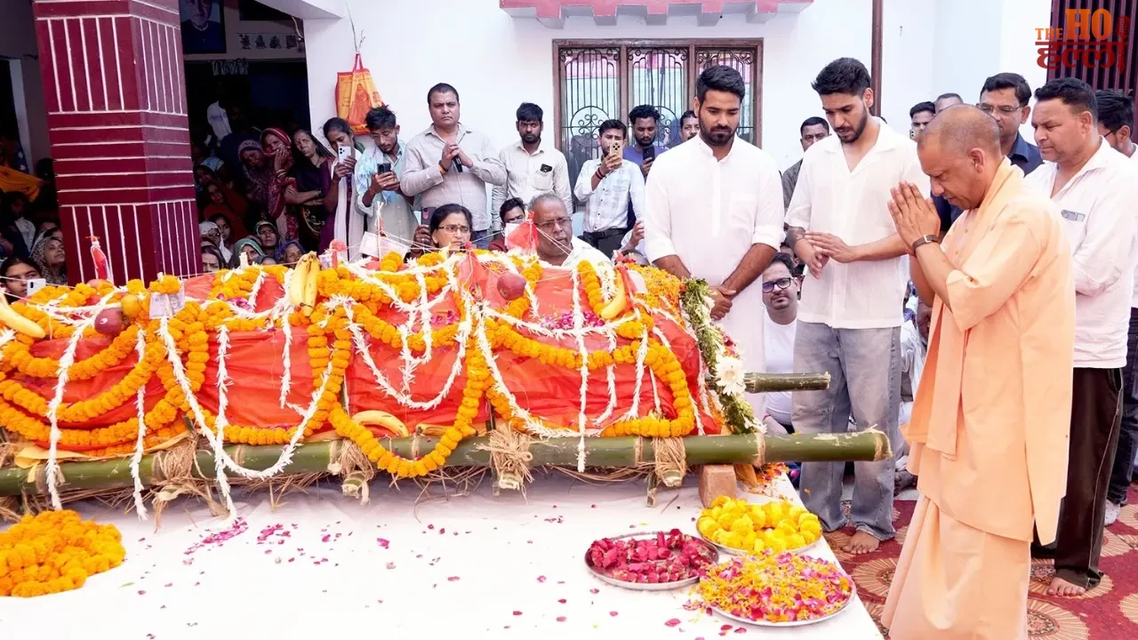 CM Yogi Pays Emotional Tribute to Markandeya Yadav