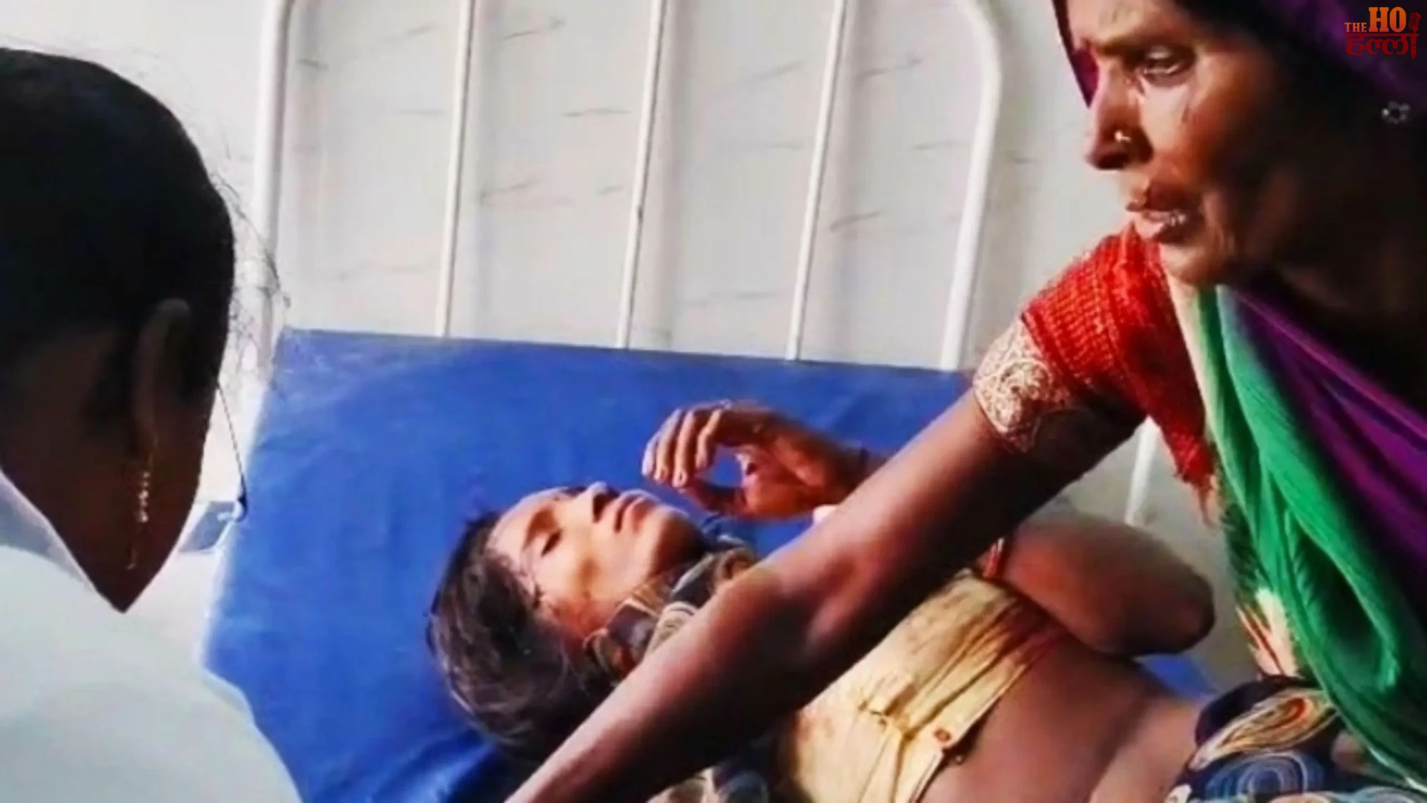 Market Knife Attack Husband Stabs Wife and Another Woman; Caught by Mob