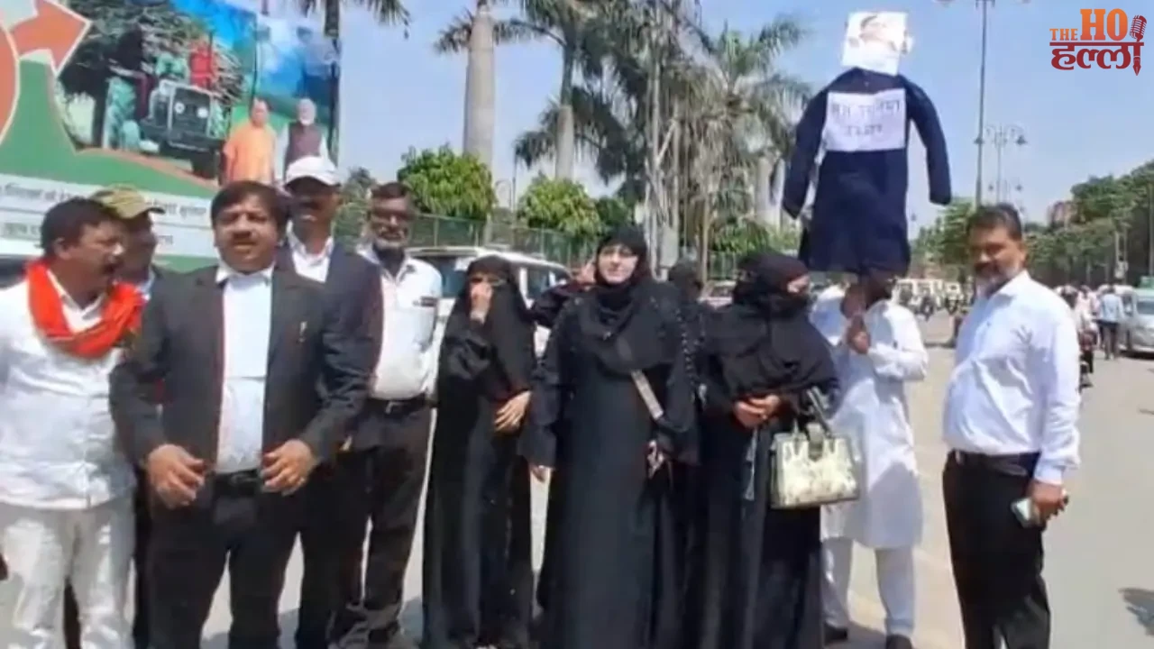 Muslim women burn effigy of PM Modi in Varanasi protest