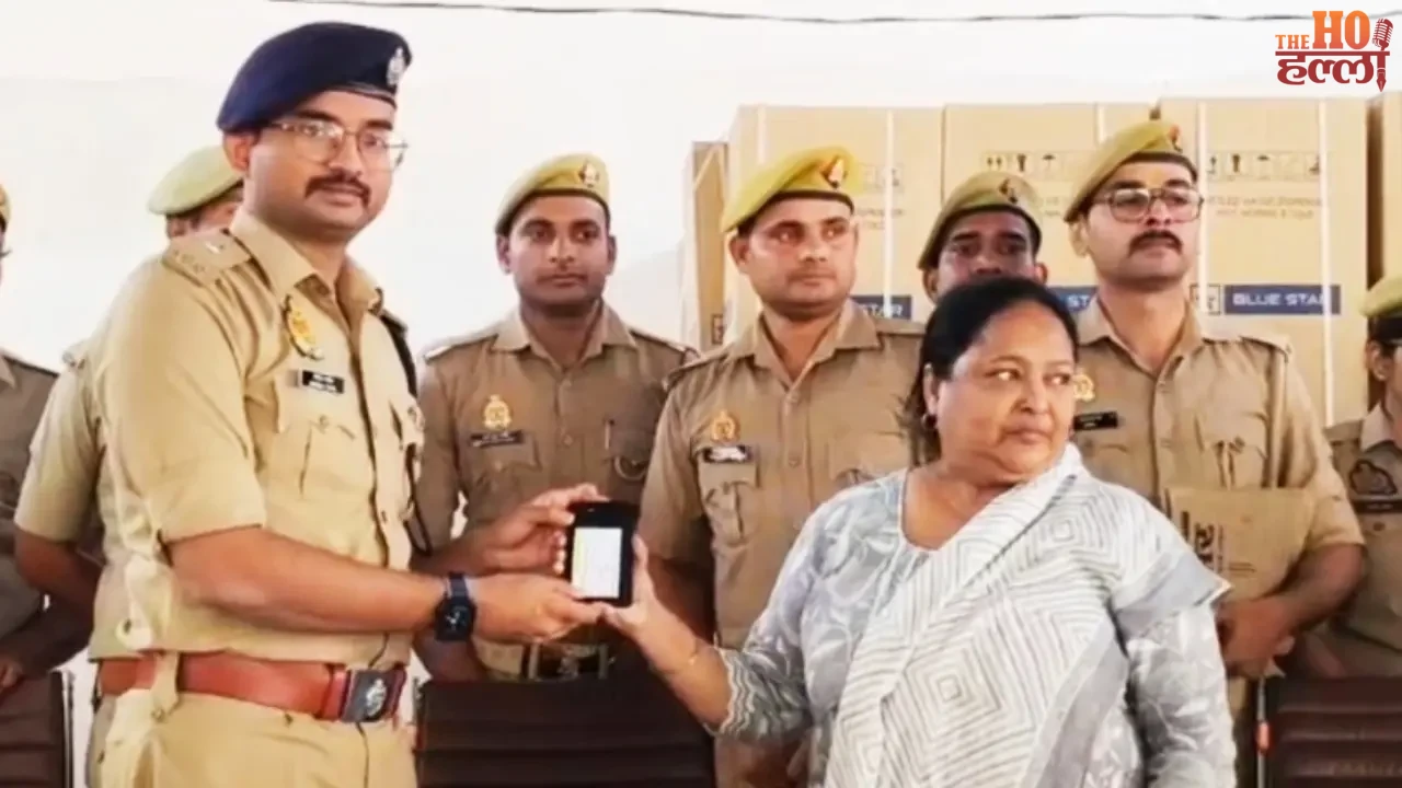 There Was a Crowd of People Wanting Their Mobiles Back