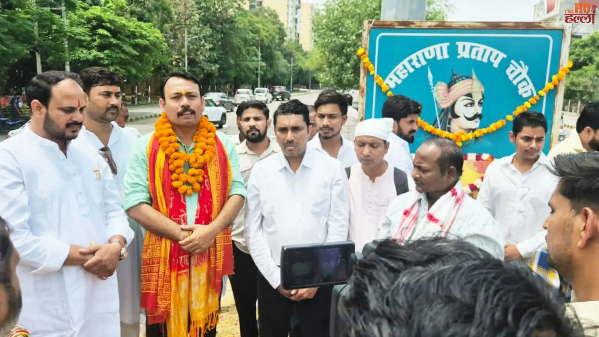 Alankar Agnihotri & Karni Sena Pay Tribute to Maharana Pratap at Event