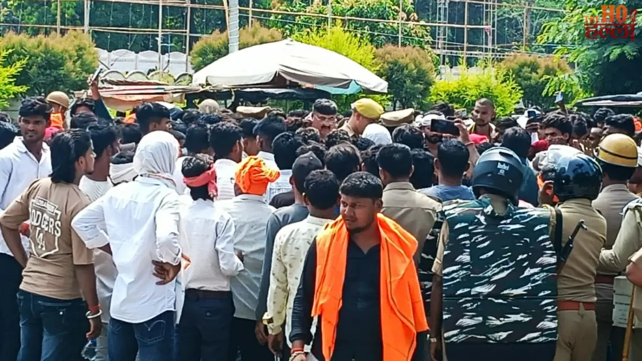 Malihabad Arkvanshi Community Raises Slogans in Protest