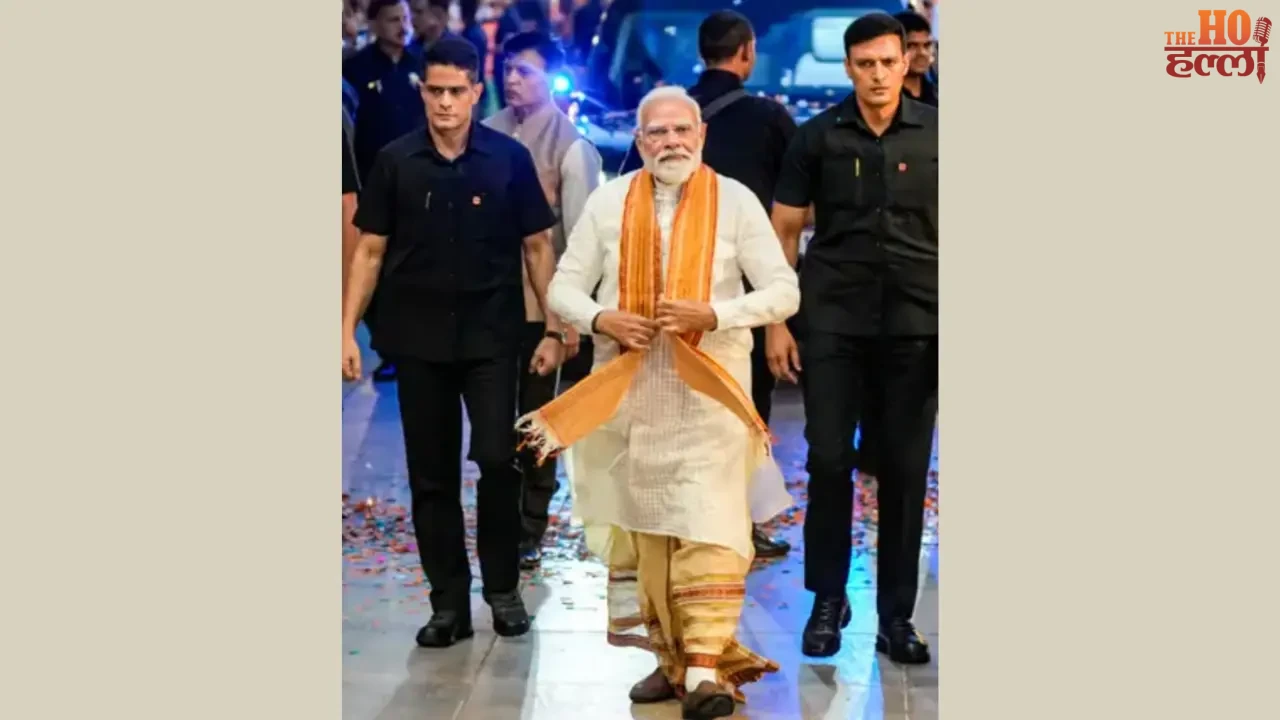 Modi Wore Bengali Kurta-Pyjama for Democratic Celebration