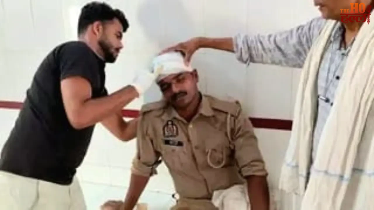 Police team attacked injured constable hospitalized