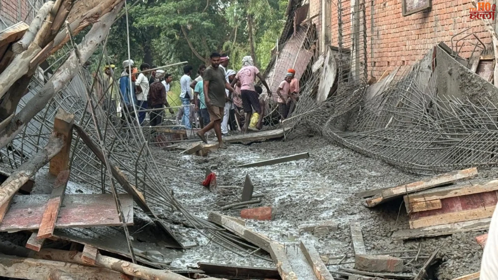 barabanki-haidergarh-under-construction-slab-collapse-accident-kills-1