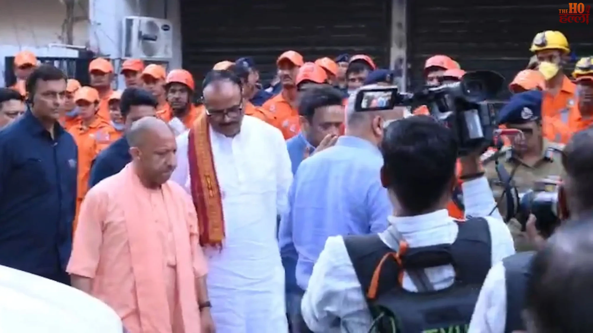 cm-yogi-lucknow-aliganj-coaching-fire-accident-visit-kgmu-injured