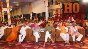 Jagadguru Rambhadracharya Declares Dr Neeraj Bora's Victory in Lucknow (2)