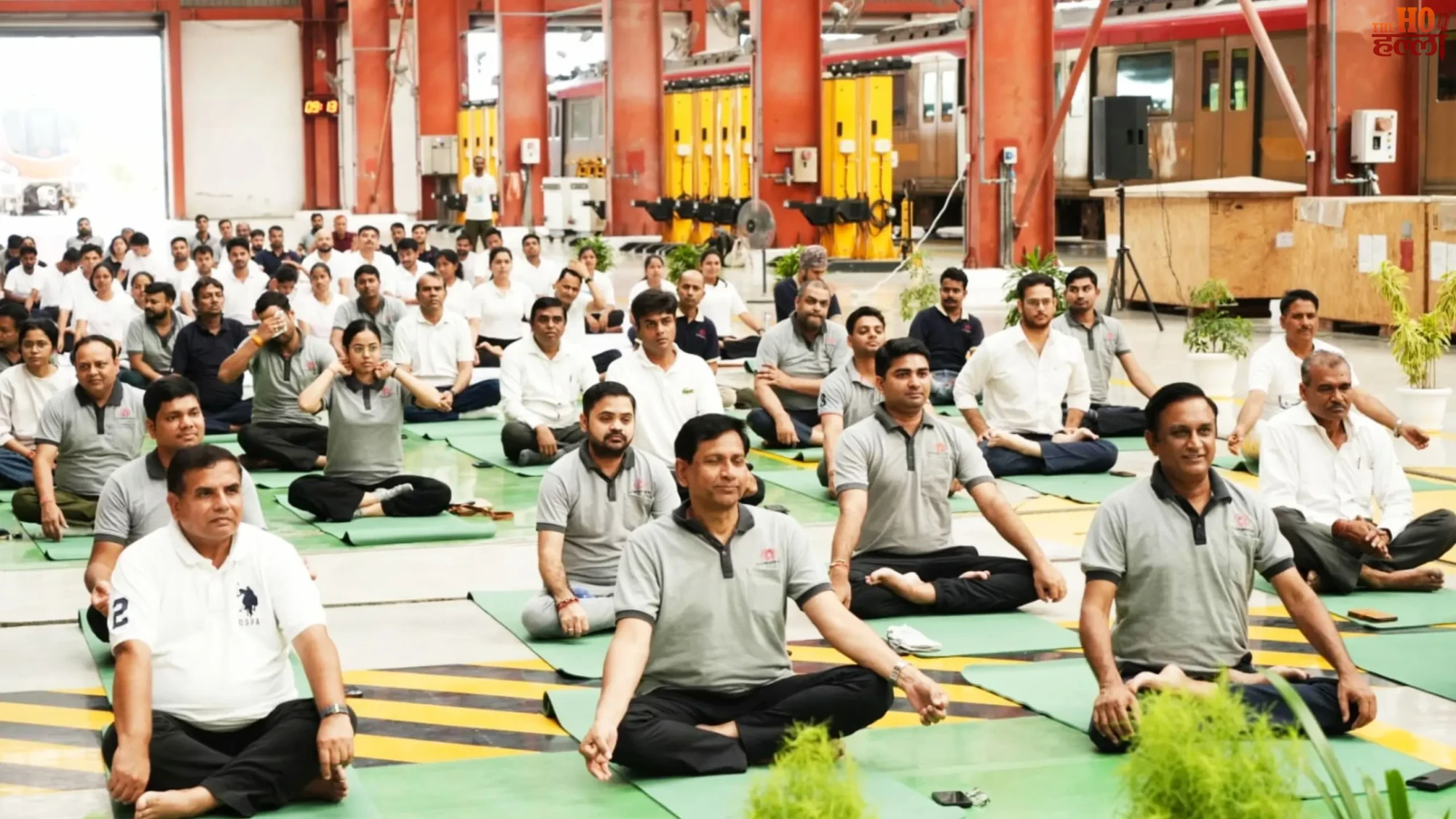 lucknow-metro-international-yoga-day-hazratganj-station-upmrc