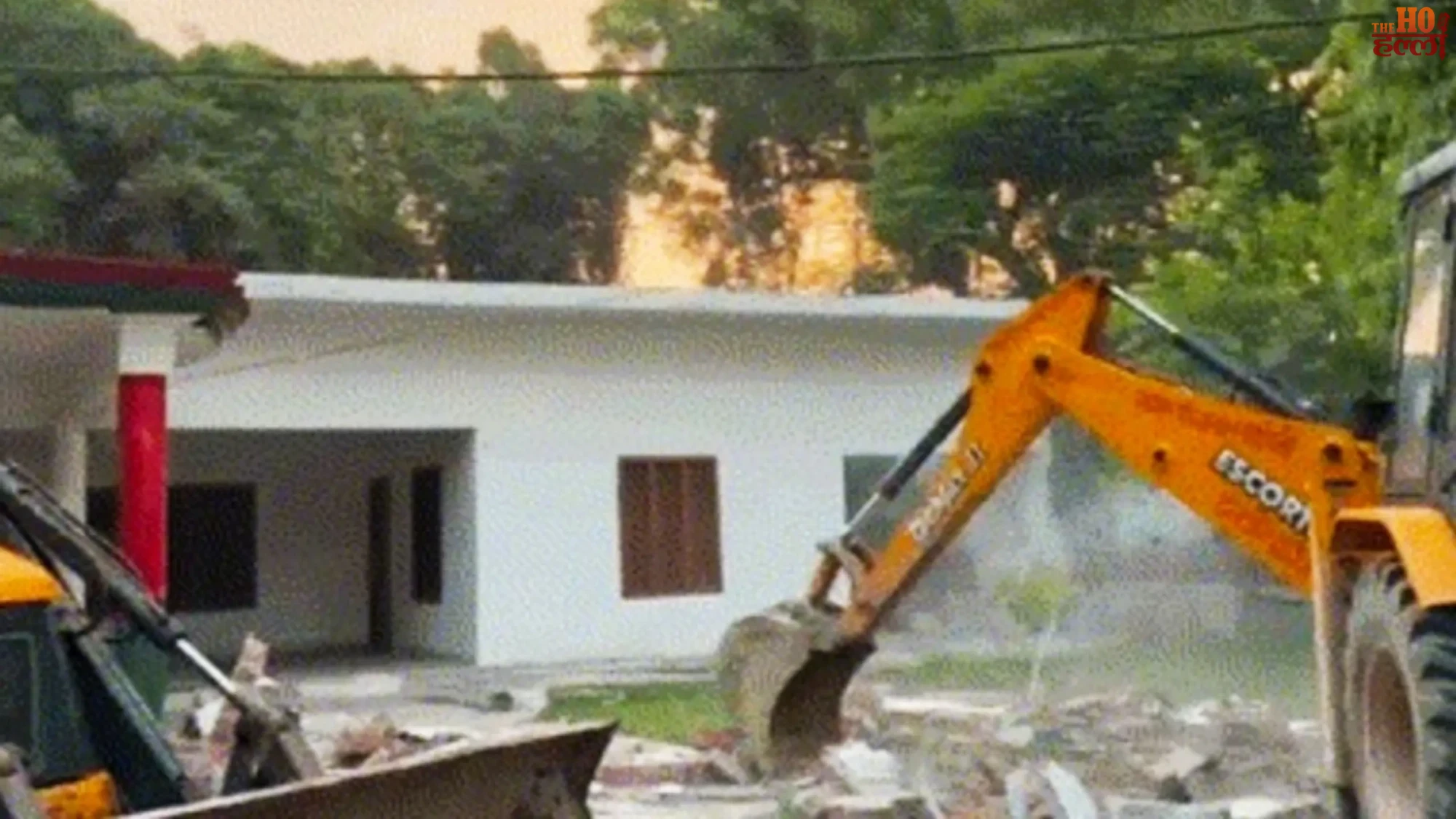 sitapur-samajwadi-party-office-demolished-bulldozer-action-nazool-land