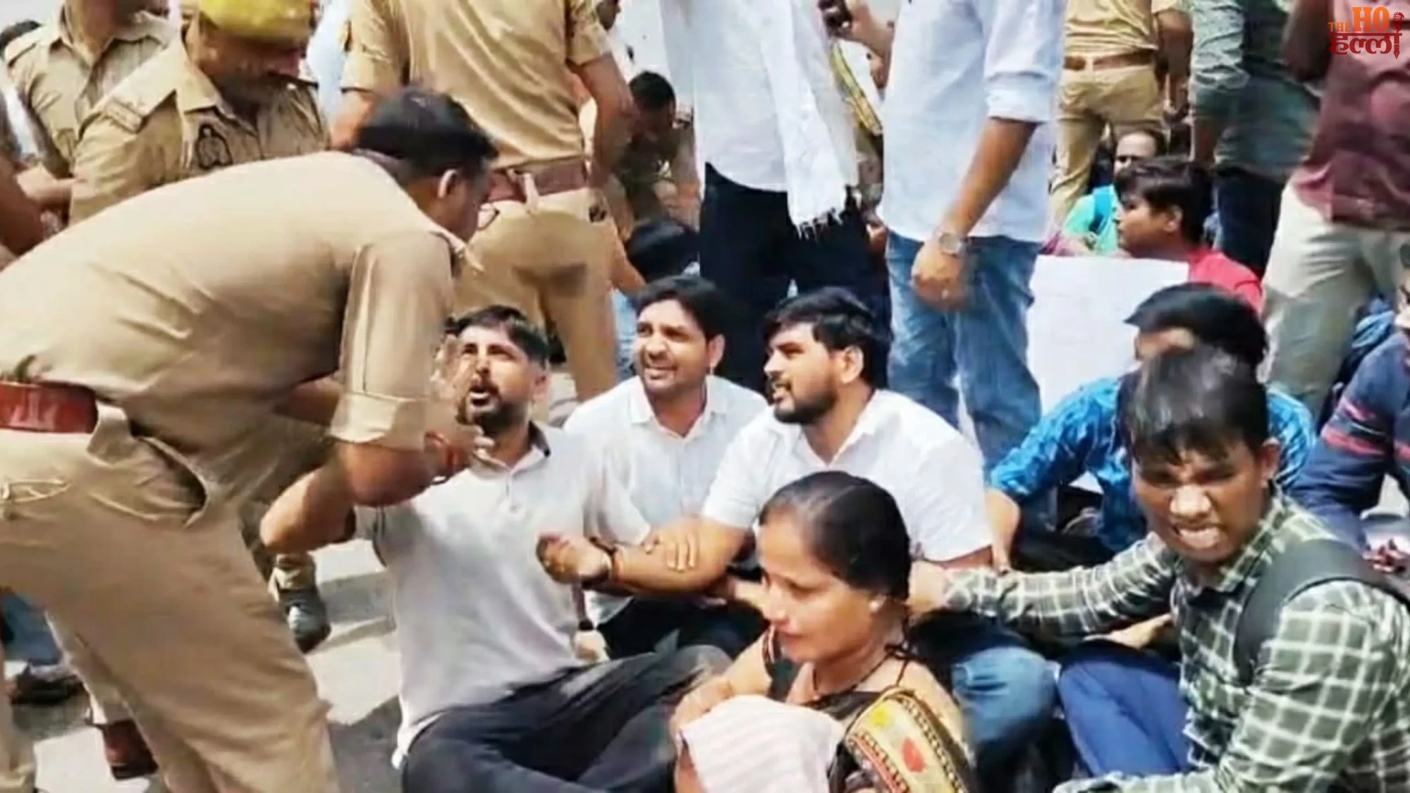 69000-shikshak-bharti-protest-outside-education-minister-sandeep-singh-house