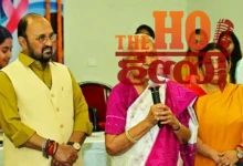 anandiben-patel-jantar-mantar-protest-kashi-vidyapith-convocation