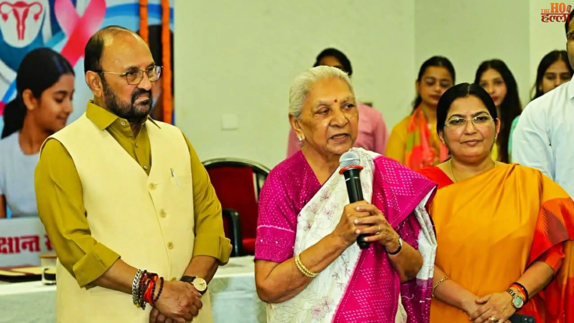 anandiben-patel-jantar-mantar-protest-kashi-vidyapith-convocation