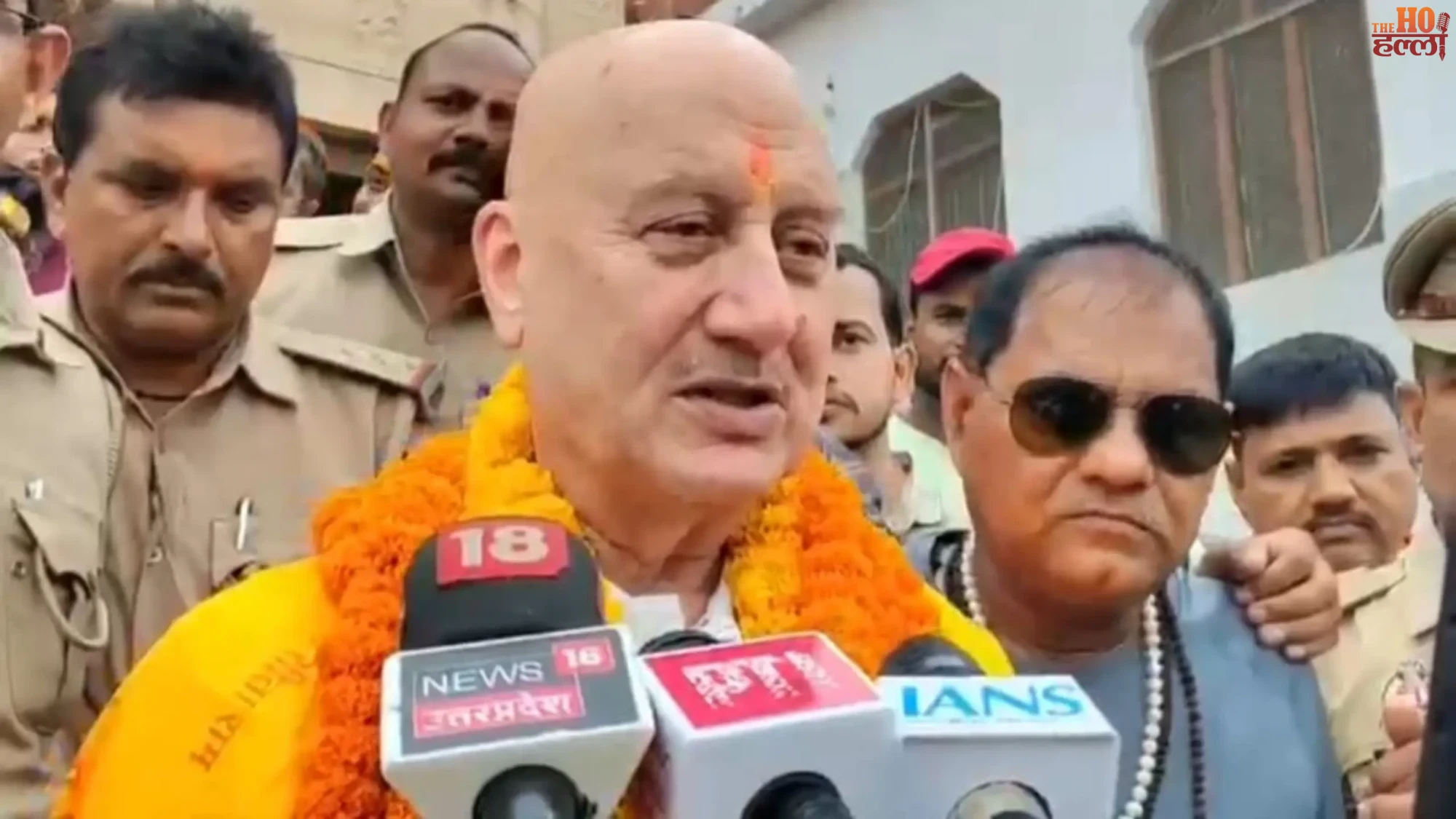 anupam-kher-visits-ayodhya-ram-mandir-hanuman-garhi-donation-theft